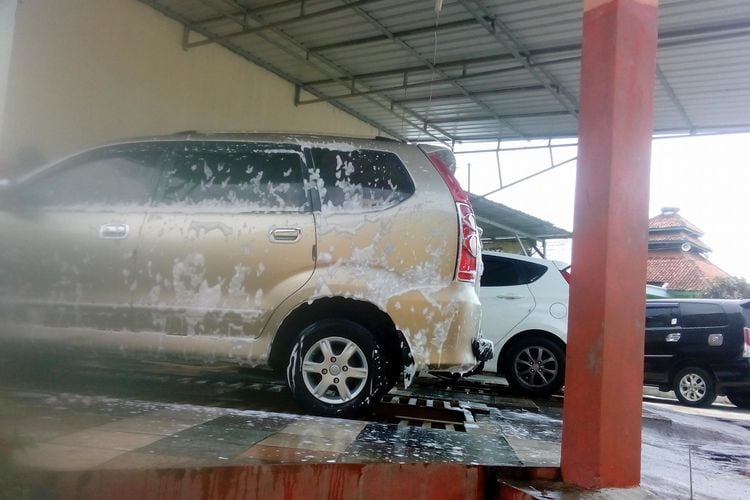 Mobil Kinclong Setiap Hari: Rahasia Cuci Mobil & Motor MANDIRI di Cilacap